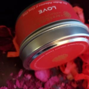 I am selling you greatest candles Ever! Raressence